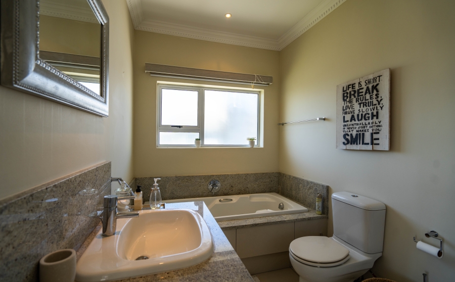 7 Bedroom Property for Sale in Royal Alfred Marina Eastern Cape